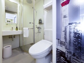 Shower, rainfall showerhead, free toiletries, hair dryer - Far East Village Hotel Tokyo, Asakusa (Tokyo)