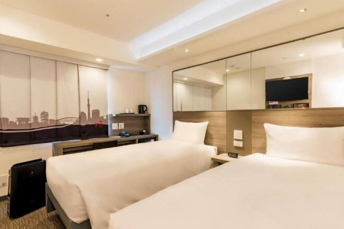 1 bedroom, down duvets, in-room safe, desk