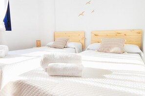 2 chambres, fer et planche à repasser, draps fournis