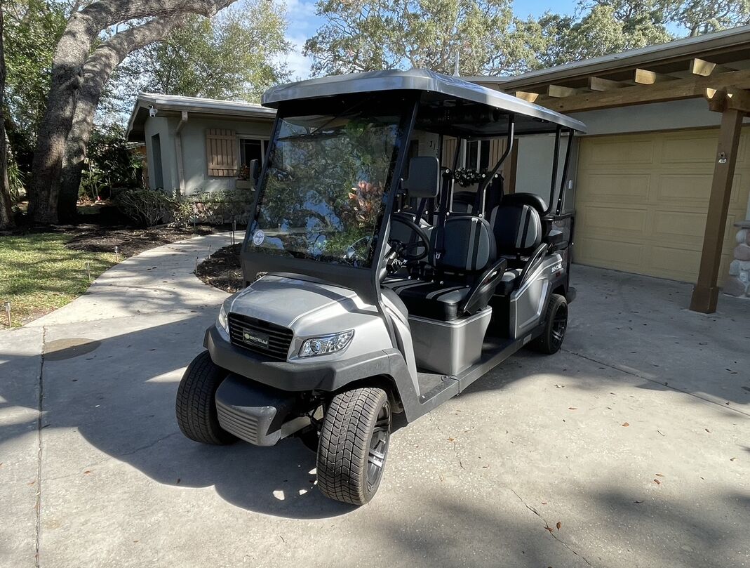 5 Minutes to beach! Golf Cart included with stay.