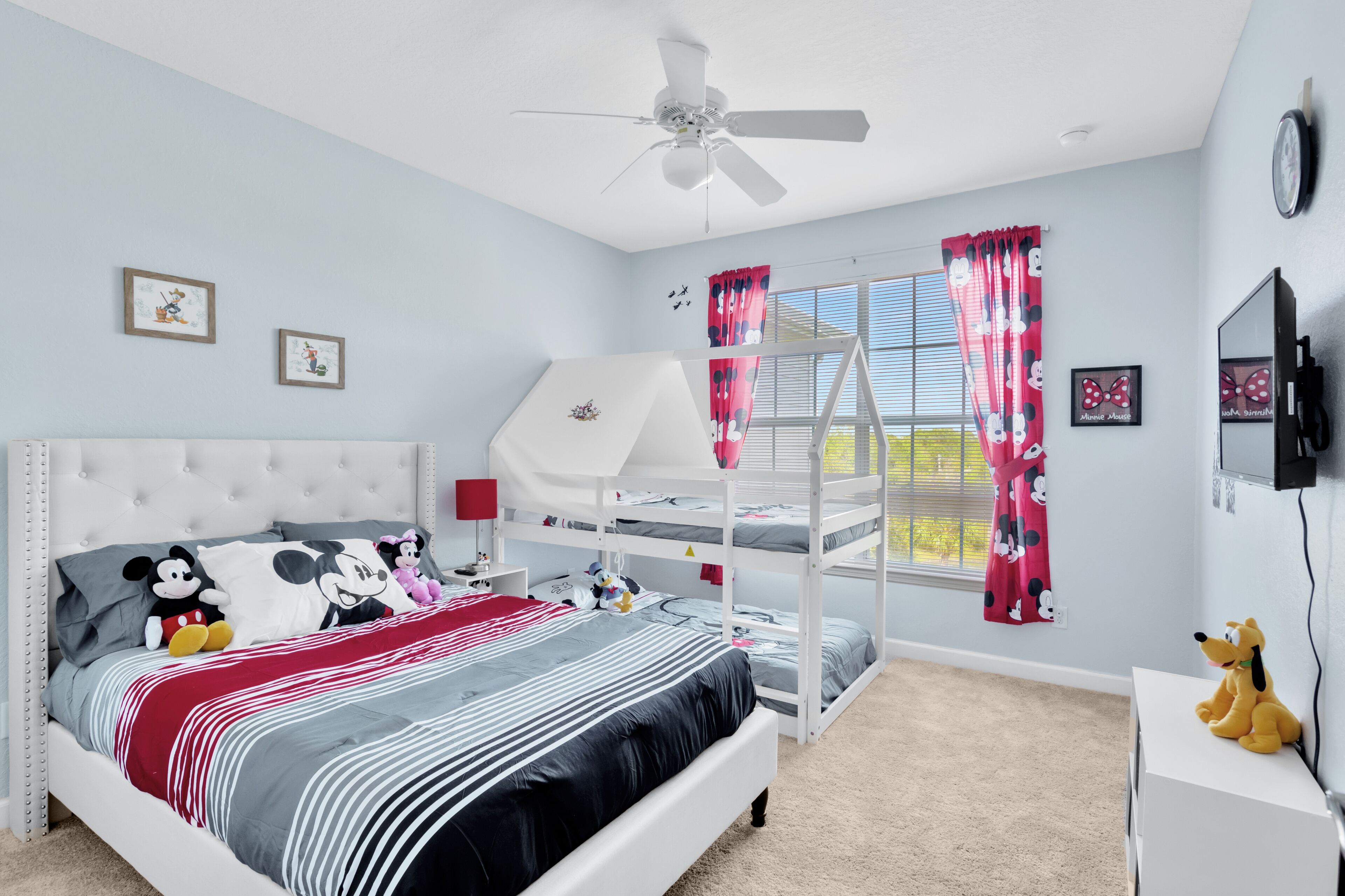 Mickey Mouse House,  Located only 5 minutes to Disney World