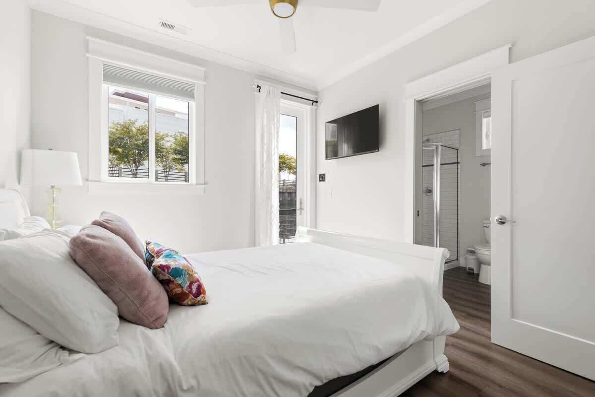 2 室のベッドルーム、デスク、アイロン / アイロン台、WiFi (無料)