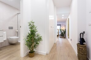 Unclassified image, 3 of 18, button