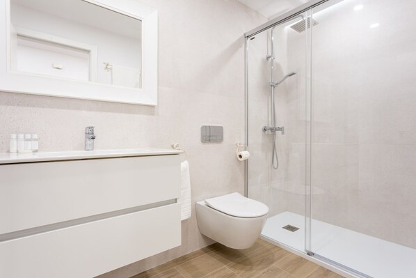 Unclassified image, 1 of 18, button