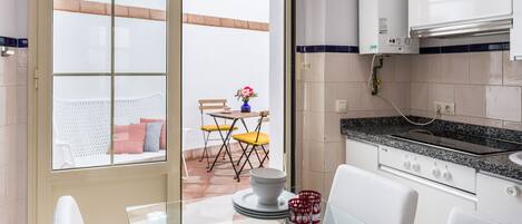 Refrigerador, microondas, horno y lavavajillas