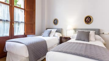 2 chambres, fer et planche Ă  repasser, accĂšs Internet, draps fournis