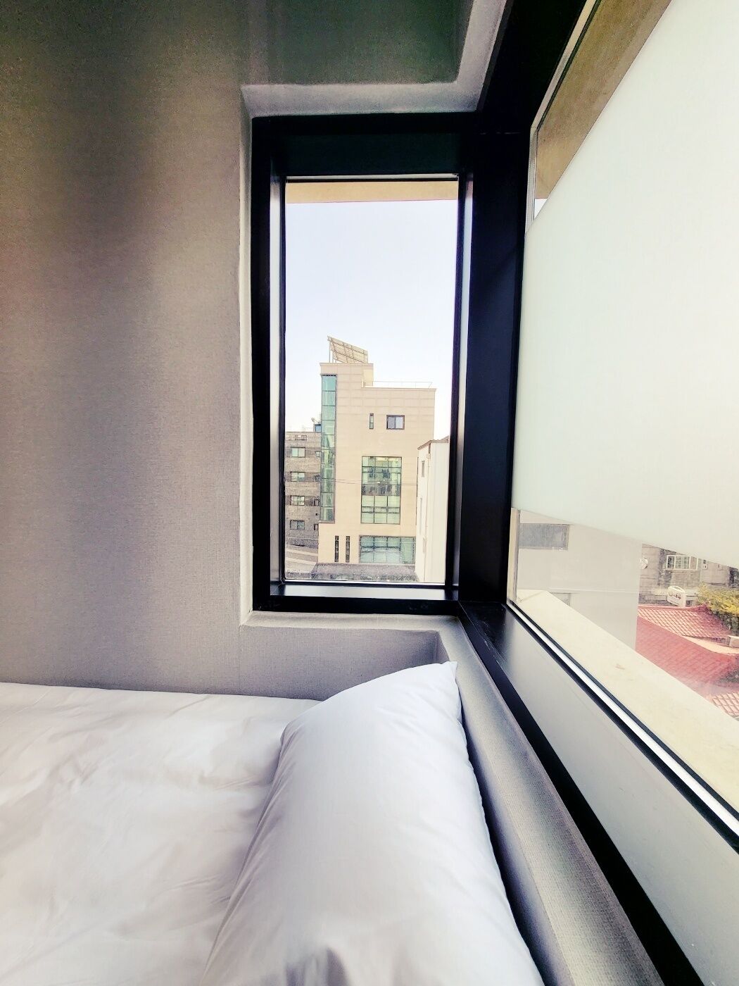 City Single Room | Free WiFi, bed sheets