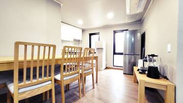 Kühlschrank, Mikrowelle