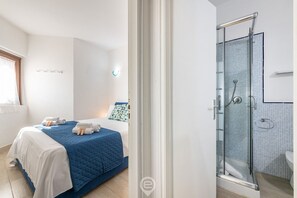 Dusche, Haartrockner, Bidet, Handtücher