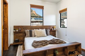 3 bedrooms, desk, iron/ironing board, travel cot
