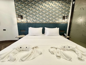 Deluxe Room | Free WiFi, bed sheets - Lighthouse Point Hotel (Dumaguete)