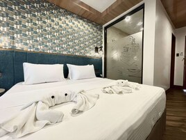 Free WiFi, bed sheets