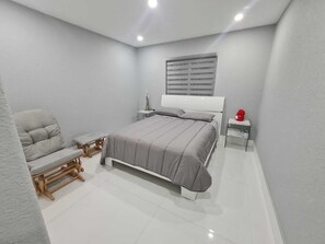 Room - Is A Very Confortable House (Hialeah Gardens)