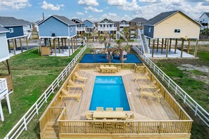 Pool - Tiki Time at the Gulf! Beach! Pool! Big Store! (Bolivar Peninsula)