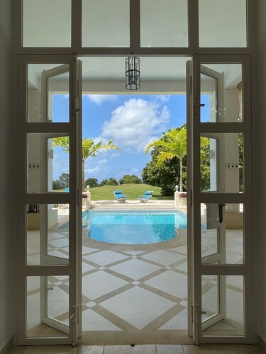 A secure Luxury, filled with sun, sea, wildlife,18-hole championship golf course