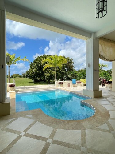 A secure Luxury, filled with sun, sea, wildlife,18-hole championship golf course