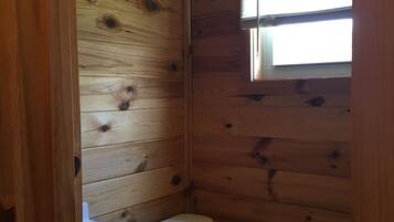 Dusche, Haartrockner, Seife, Toilettenpapier