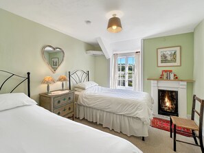 3 bedrooms, iron/ironing board, travel crib, WiFi