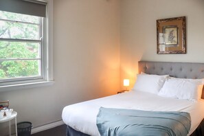 Queen Room, Shared Bathroom