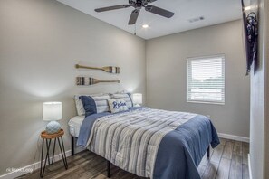 2 bedrooms, WiFi, bed sheets - Beat the Heat on Balboa Unit B (Hot Springs Village)