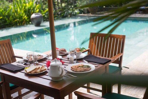 Quintessential colonial villa with pool and full staff