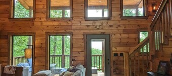 3 BR Luxury Cabin & Hot Tub near Buffalo River!