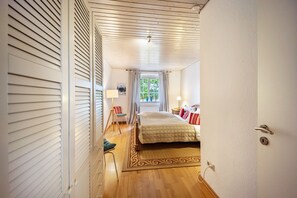 2 bedrooms, iron/ironing board, free WiFi, bed sheets - Holiday Apartment 'Klosterhof Eggenreute' with Mountain View (Wangen im Allgäu)