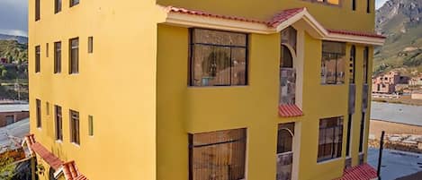 Façana frontal de l'allotjament