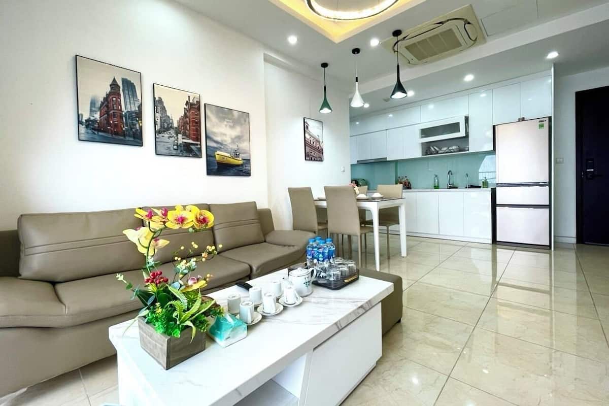 City Apartment | Private kitchen | Fridge, microwave, electric kettle, rice cooker