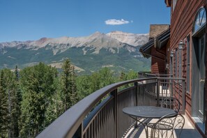 Apartment, 4 Schlafzimmer | Blick vom Balkon