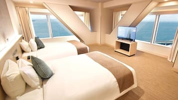 1 habitación, caja de seguridad en la habitación y escritorio