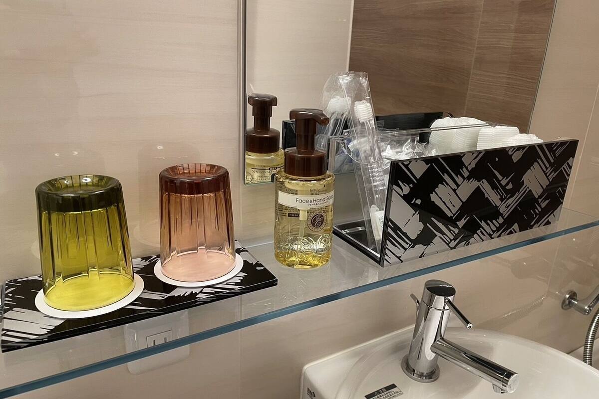 deep-soaking bathtub, free toiletries, hair dryer, slippers