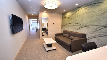 In-room safe, desk, blackout drapes, soundproofing. Odysis Suites Osaka Airport Hotel
