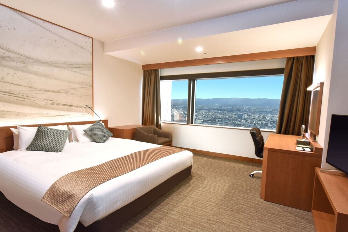 In-room safe, desk, blackout curtains, soundproofing