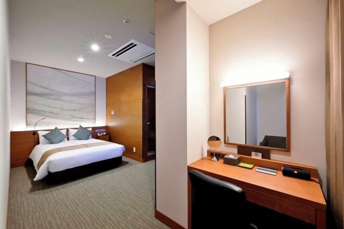 In-room safe, desk, blackout curtains, soundproofing