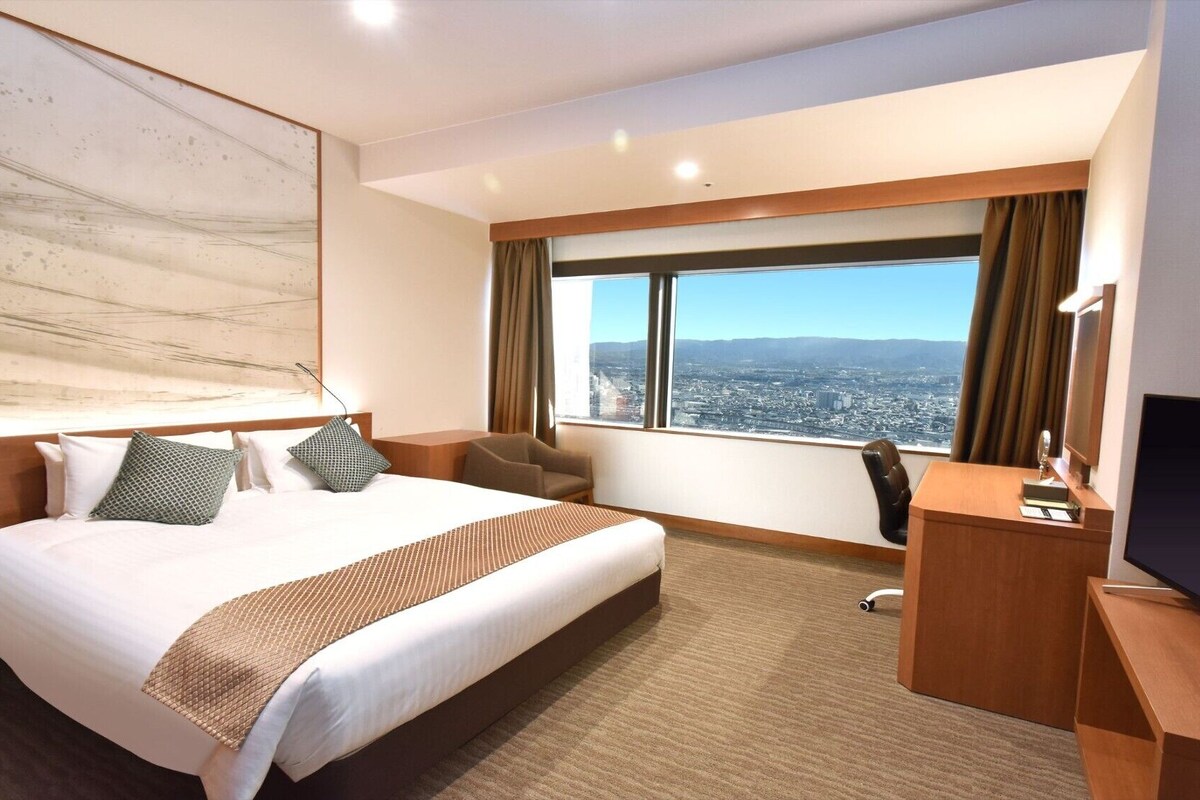 In-room safe, desk, blackout curtains, soundproofing