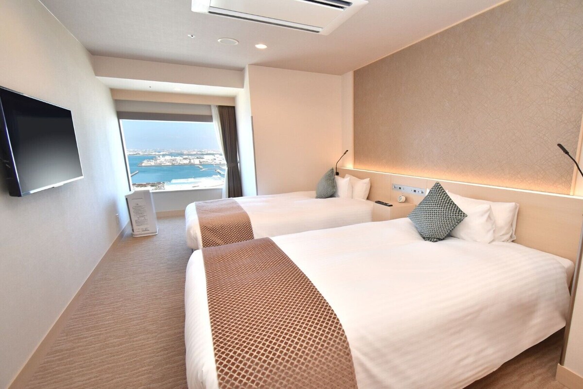 In-room safe, desk, blackout curtains, soundproofing