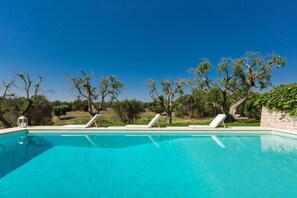 Szezonális szabadtéri medence