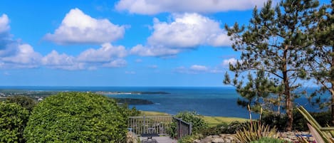 Cottage | Property grounds