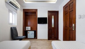 Superior Double Room | Soundproofing, free WiFi - MAY'S HOTEL-BEN THANH MARKET (Ho Chi Minh City)