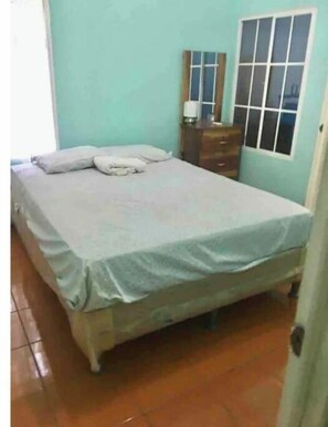 3 chambres, coffres-forts dans les chambres, bureau