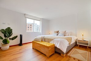 1 habitación, escritorio, wifi y ropa de cama