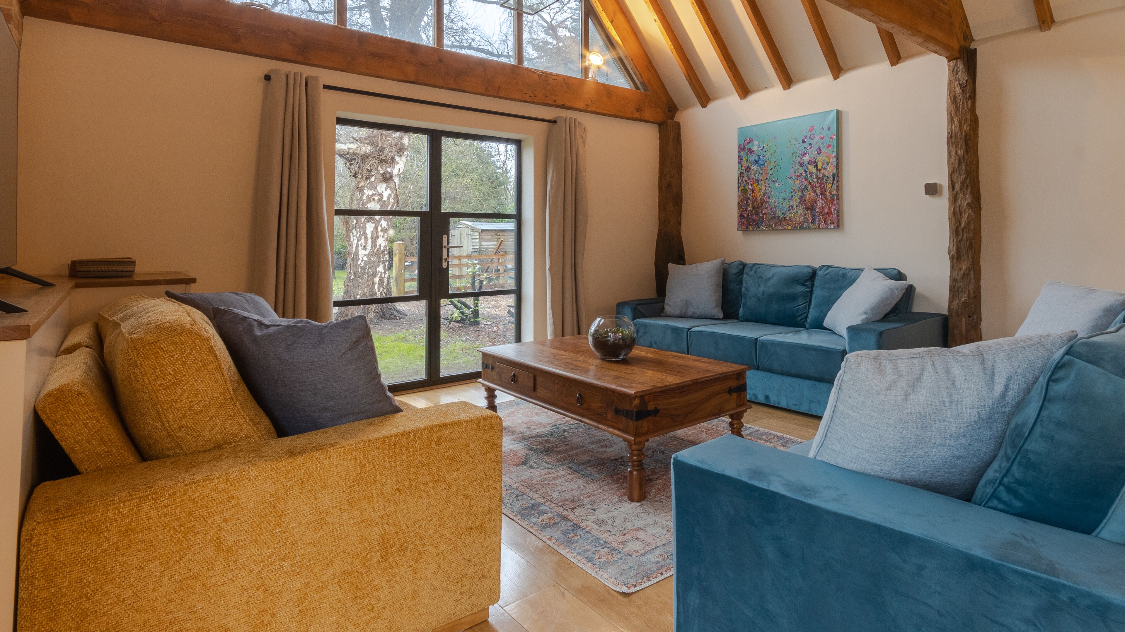 Flat-screen TV, fireplace