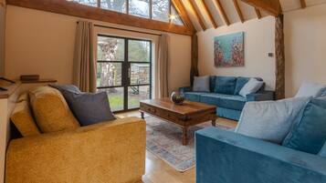 Flat-screen TV, fireplace