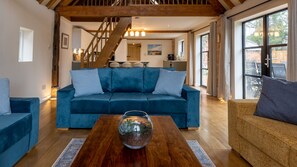 Flat-screen TV, fireplace