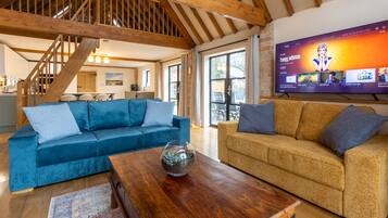 Flat-screen TV, fireplace