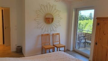 1 bedroom, bed sheets