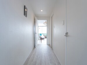 Soundproofing, free WiFi, bed sheets - Reality Hakata 2 (Fukuoka)