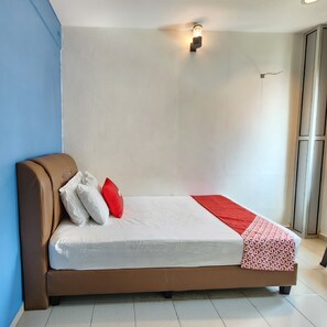 Habitación individual Deluxe | Escritorio, espacio para trabajar con un portátil, cortinas opacas