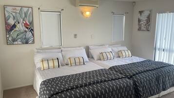 4 bedrooms, free WiFi, bed sheets